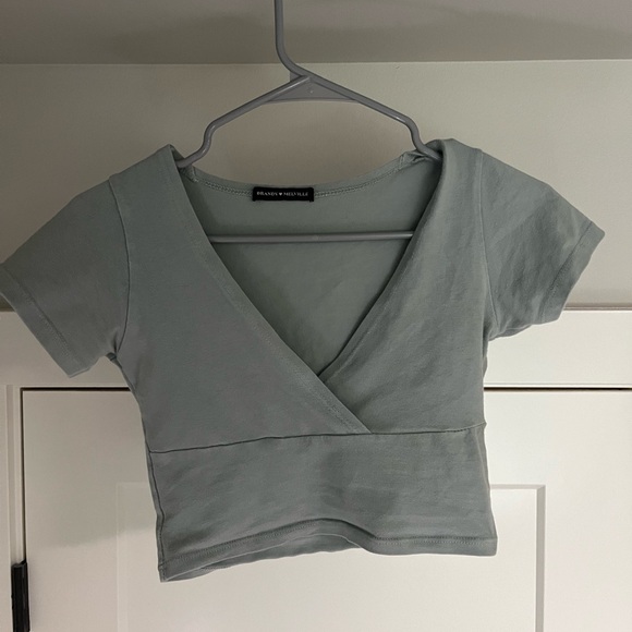 Brandy Melville Tops - brandy melville top